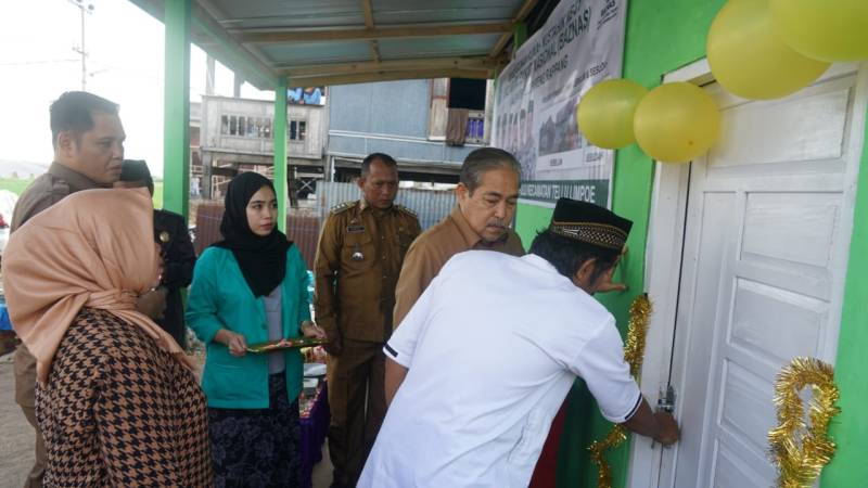 Dollah Mando Serahkan Bantuan RTLH ke-31 Baznas ke Warga Toddang Pulu