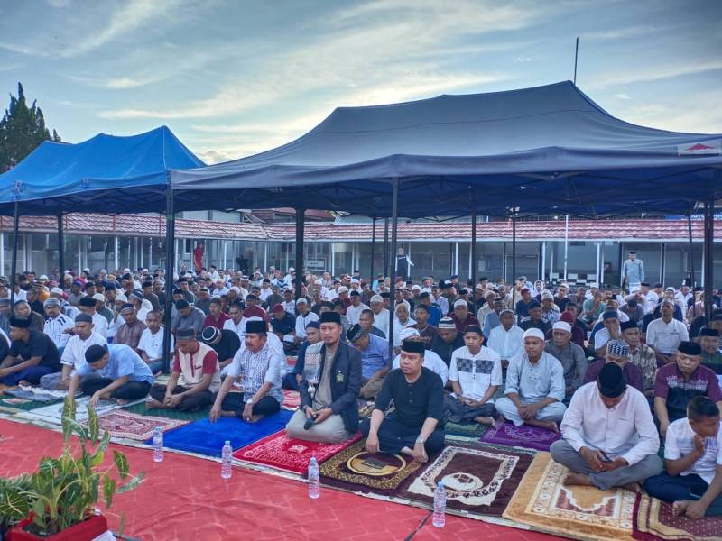 Pegawai Lapas Narkotika Sungguminasa Bersama Warga Binaan Shalat Idul Adha 1444 H