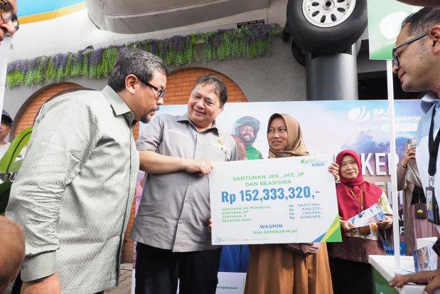 Menko Airlangga Ajak Masyarakat Ikut Program BPJS Ketenagakerjaan