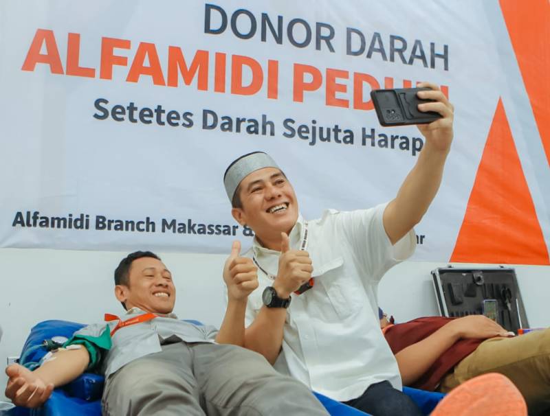 Hadiri Donor Darah Alfamidi, Deng Ical Beri Apresiasi dan Selamat Anniversary