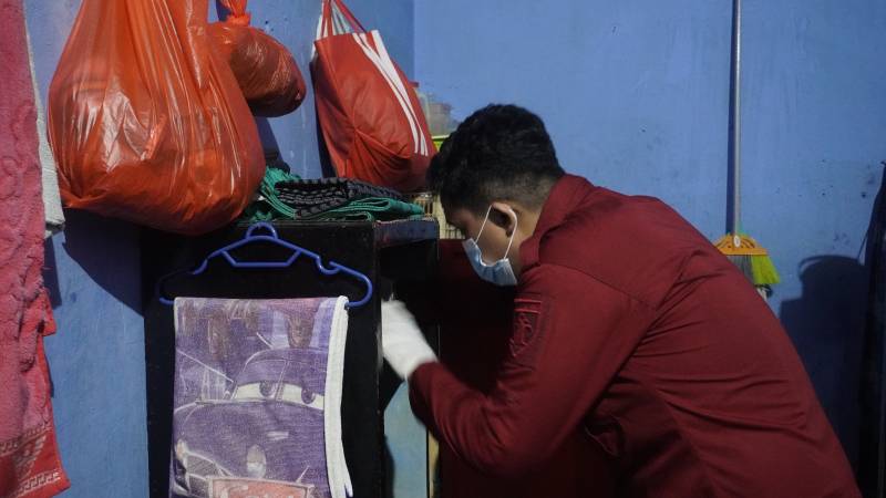 Tim Divisi Pas Kanwil Kemenkumham Sulsel Bersama Petugas Rutan Enrekang Lakukan Penggeledahan Blok WBP