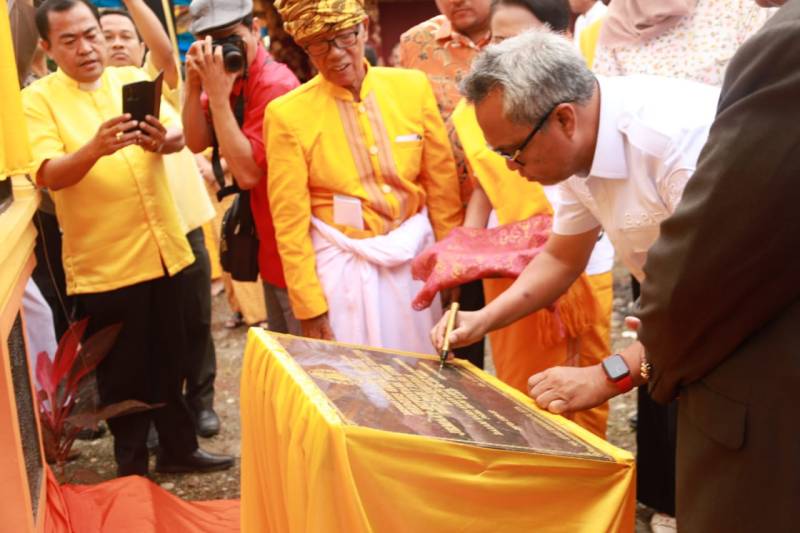 Bupati Hadiri Peresmian Gedung Gereja Toraja Jemaat Buyuntana Klasis Kalaena