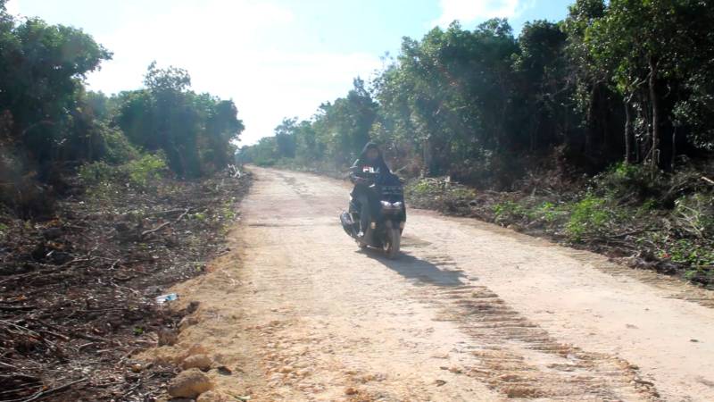 Membangun Jalan, Bukti Cinta TNI untuk Masyarakat Tanah Lemo Bulukumba