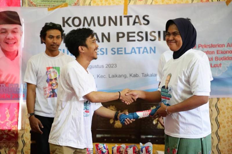 Nelayan Ganjar Beri Edukasi Budi Daya Rumput Laut Bagi Warga di Takalar