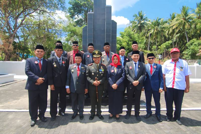Pemkab Selayar Gelar Upacara Ziarah dan Tabur Bunga di Taman Makam Pahlawan