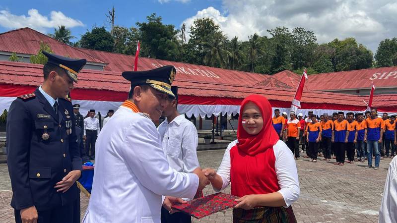 Bupati Wajo Serahkan SK Remisi Umum ke 226 Warga Binaan, 1 Orang Langsung Bebas
