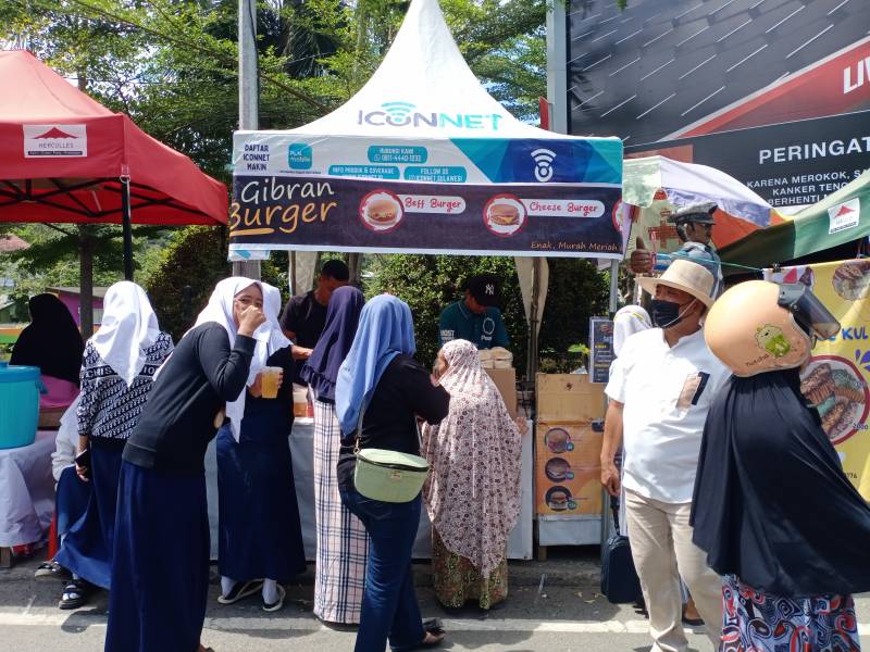 Perayaan 17 Agustus, Momen Panen Rezeki Bagi Pedagang Makanan Dan Minuman 