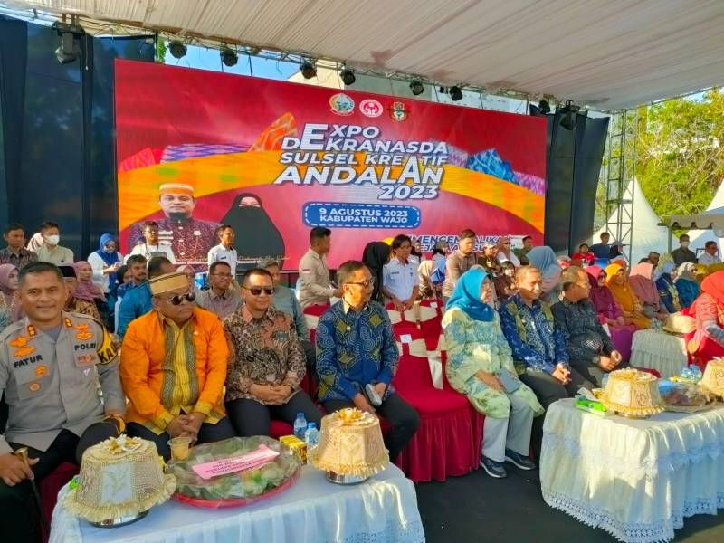 Bupati Selayar Bersama Dekranasda Geliatkan Produk Kerajinan Lokal Lewat Expo Dekranasda Sulsel