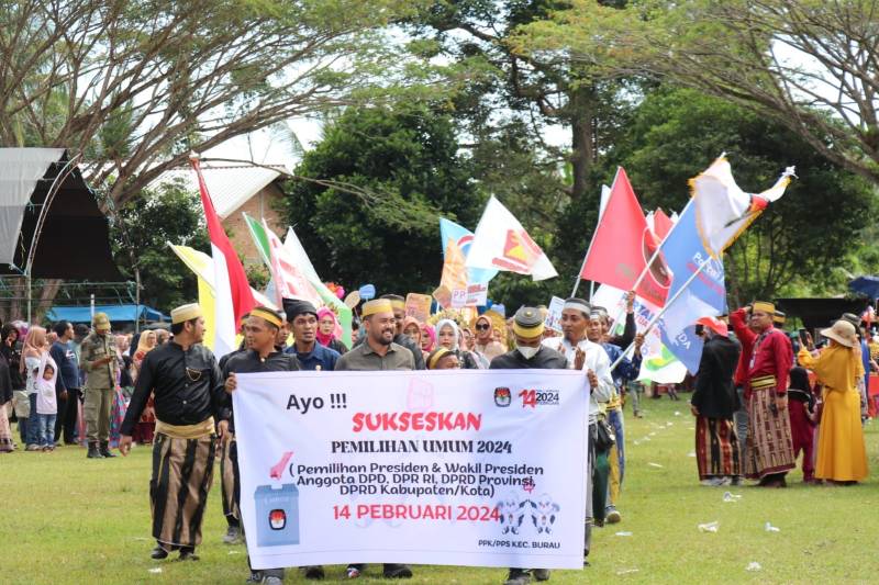 Roadshow Kebudayaan di Kecamatan Burau, Bupati Budiman Ajak Masyarakat Jaga Kearifan Lokal