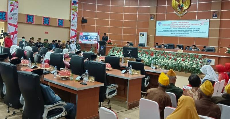 Husmaluddin Pimpin Rapat Paripurna Istimewa DPRD Kolaka