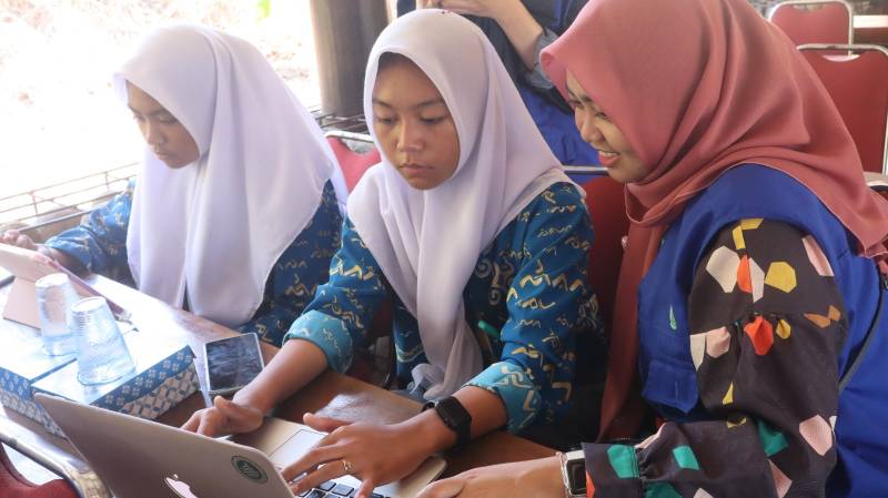 Kalla Institute Laksanakan Pelatihan UMKM dan Ecobrick dalam KKN Tematik Desa Wisata di Jeneponto