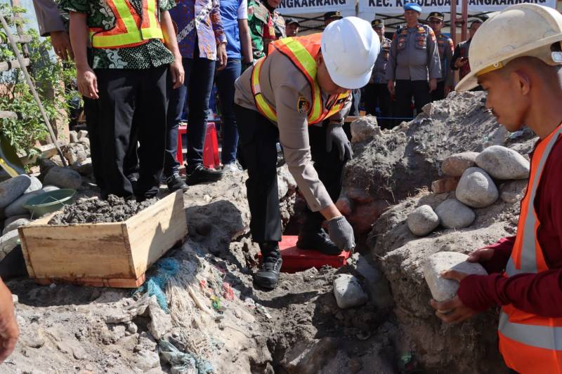 Kapolres Pelabuhan Peletakan Batu Pertama Pembangunan Polsubsektor Sangkarrang