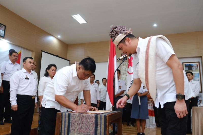 Adnan Lantik Ketua PMI Palopo dan Luwu Periode 2023- 2027