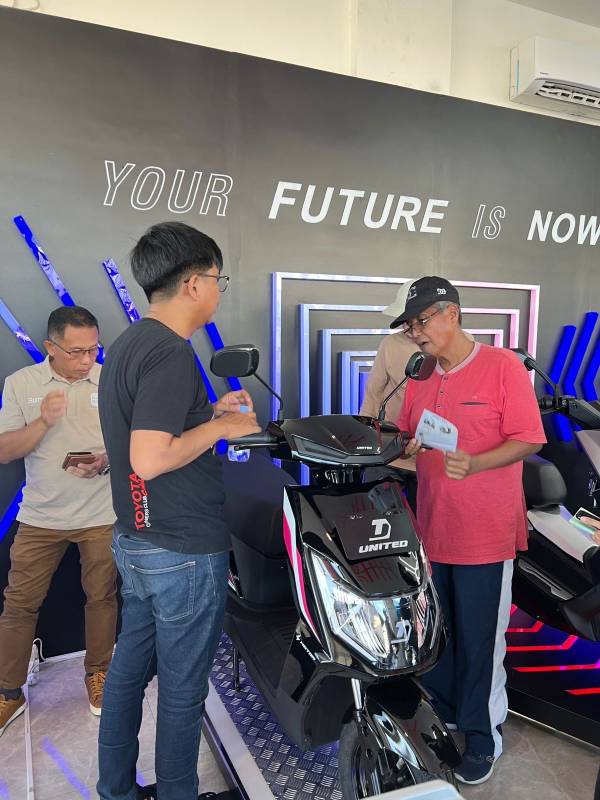 Kampanye Pemakaian E-Vehicle, Kalla Kars-PLN City Ride Bareng