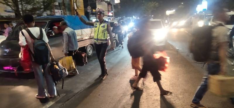 Satlantas Polres Pelabuhan Pengaturan Lalin Saat Kapal Sandar