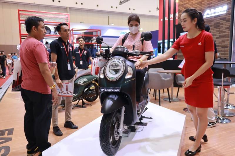 Model Terlaris, Honda Scoopy Terbaru Jadi Favorit Pengunjung IMOS+ 2023