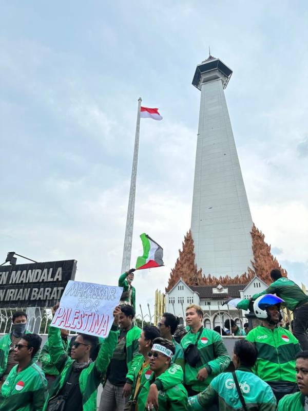 Ribuan Driver Grab di Makassar Doa Bersama untuk Palestina