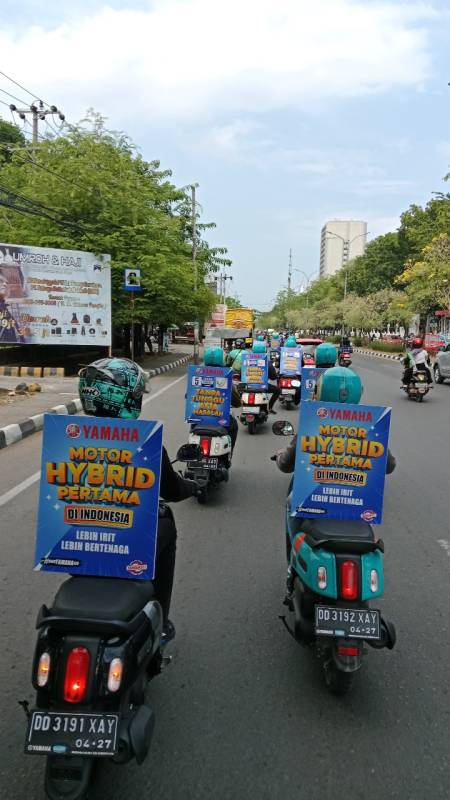 Puluhan Sepeda Motor Kampanyekan Garansi 5 Tahun Yamaha