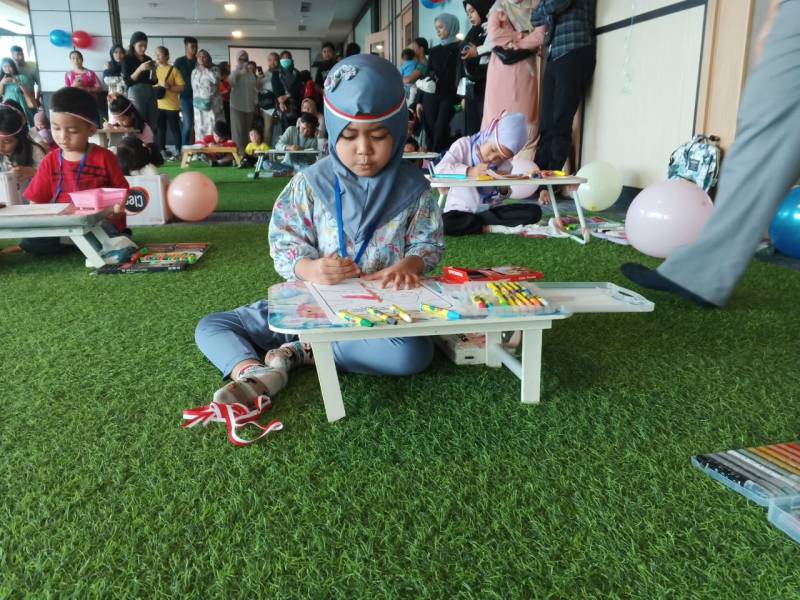 Peringati Hari Pahlawan, Vasaka Hotel Gelar Lomba Mewarnai Lomba mewarnai