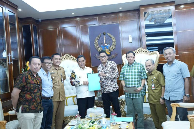 Timsel KI dan KPID Sulsel Serahkan Hasil Seleksi Calon Komisioner ke Pj Gubernur
