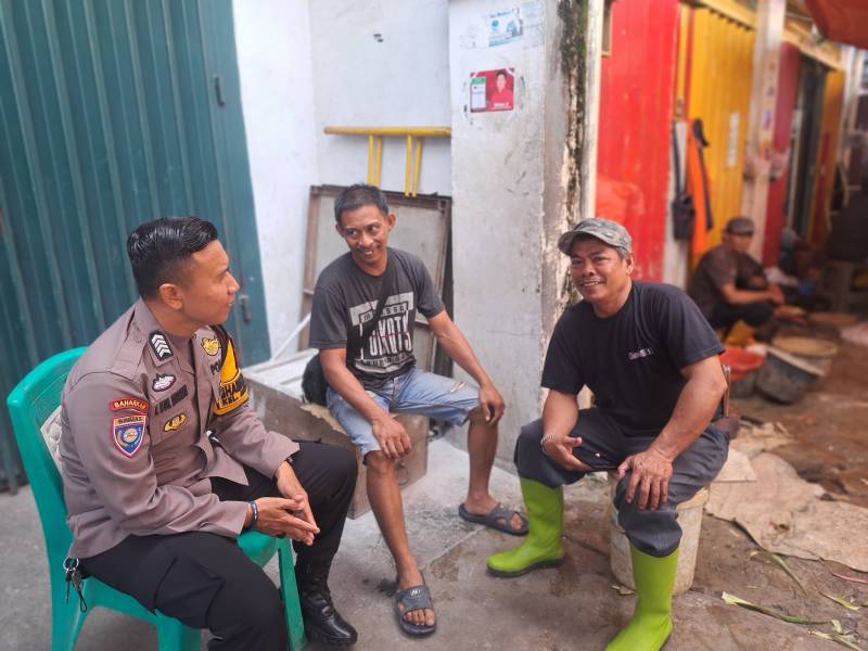 Jaga Kamtibmas Pemilu 2024, Bhabinkamtibmas Melayu Baru Tingkatkan Patroli Dialogis