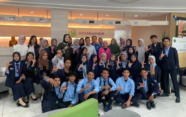 Edukasi Perbankan Syariah, BM KCU Muamalat Beri Kuliah Umum Mahasiswa Politeknik LP3I Makassar
