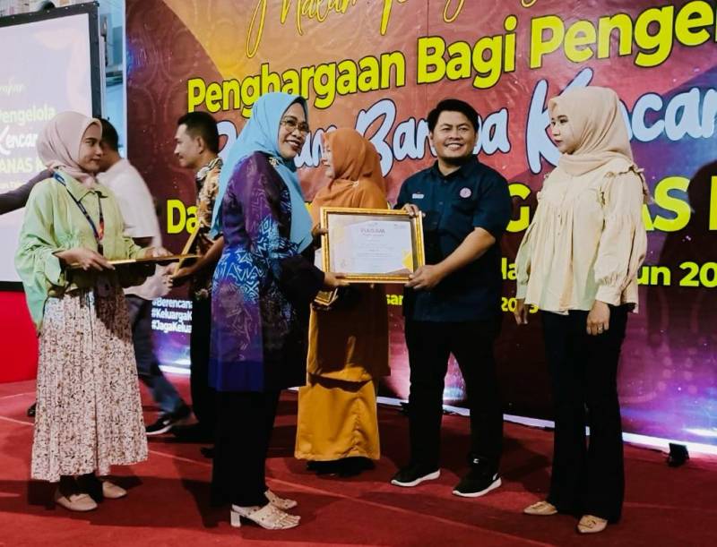 STMC Sabet Juara II Pelayanan KB Terbaik