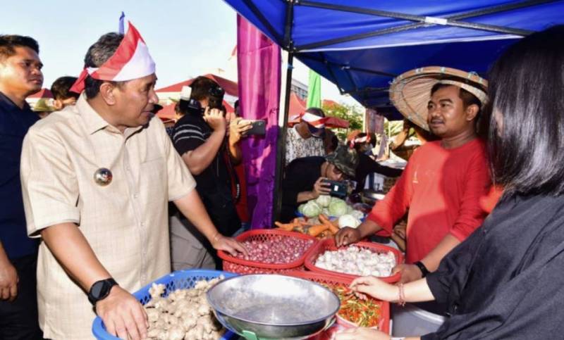 Disperindag Sulsel dan Pemkot Gelar Pasar Murah : Inflasi Palopo Agak Tinggi