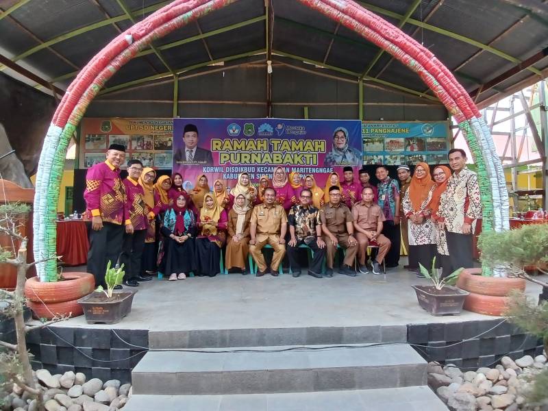 Belasan Purnabakti Tenaga Pendidik Lingkup Korwil Disdikbud MaritengngaE Sidrap Terima Cendra Mata Cincin Emas dari K3S