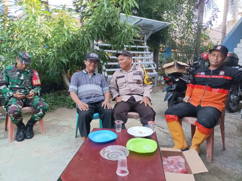 Bhabinkamtibmas Tabaringan Blusukan di Pemukiman Warga Ingatkan Antisipasi Musim Hujan