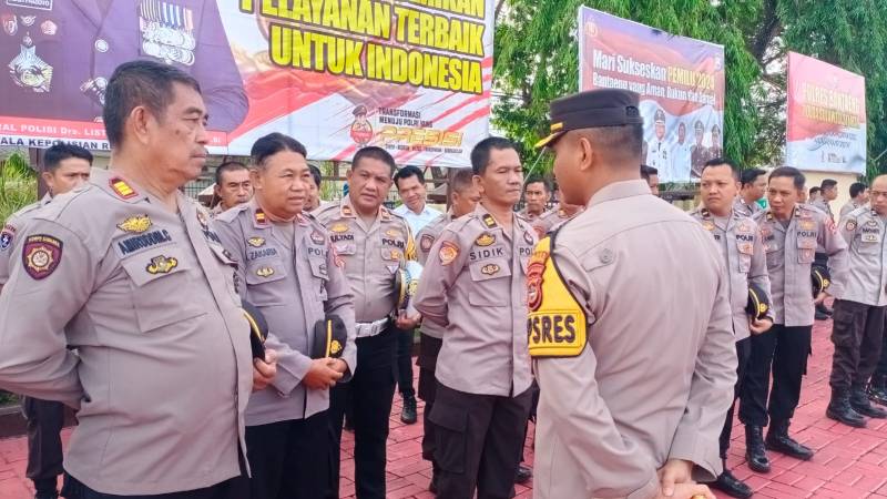 Tingkatkan Kesidiplinan, Kapolres Periksa Kerapian Personel