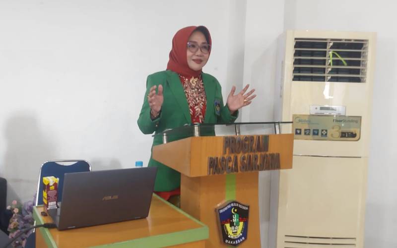 Teliti Kepemimpinan Transformasional UINAM, Nurmiati Raih Doktor Cumlaude