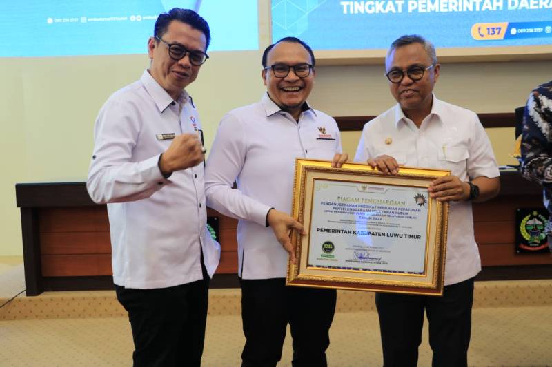 Miliki Kualitas Layanan Publik Tinggi, Pemkab Lutim Terima Penghargaan dari Ombudsman RI