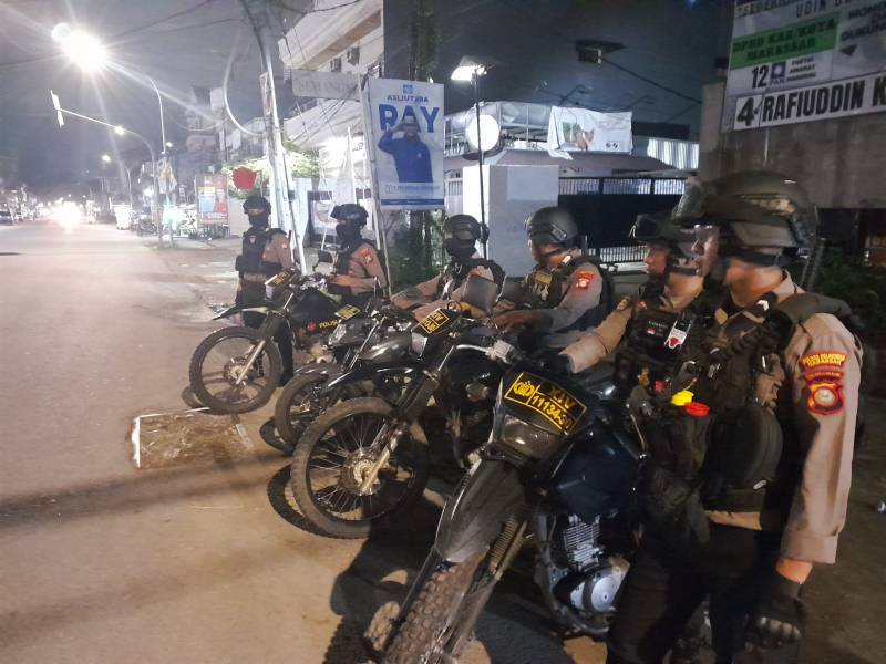 Tingkatkan Keamanan Pemilu 2024, Polres Pelabuhan Makassar Rutin Patroli Dialogis 