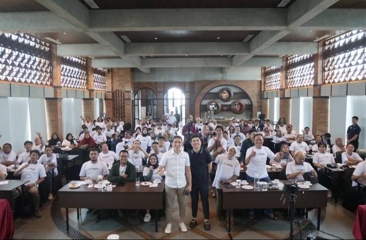 Finex Gandeng BBJ Gelar Seminar Edukasi Nasabah di Makassar