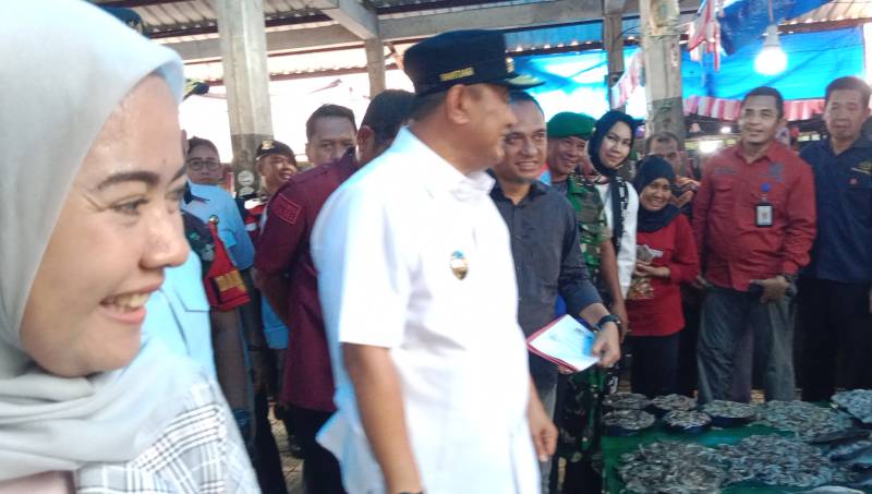 Kunker Pj Gubernur,  Selain Pantau Logistik di KPU Juga Pasar Sentral 