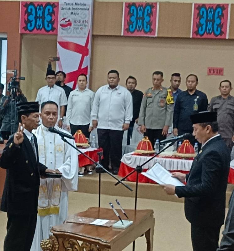Ketua DPRD Kolaka Lantik DJoni Gerry Jadi Anggota Dewan PAW