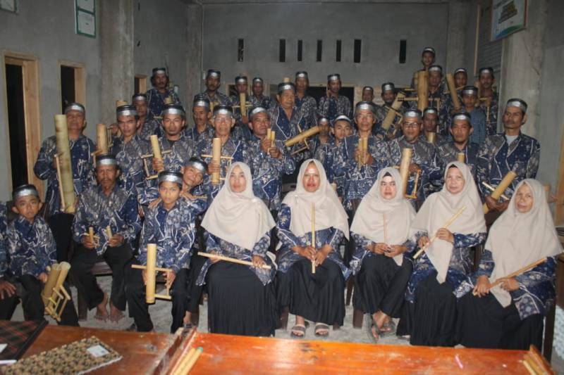 Musik Bambu Senandung Melodi Bolang, Dapat Bantuan Dari Kemensos RI, Kades Bolang Sampaikan Terimakasih 