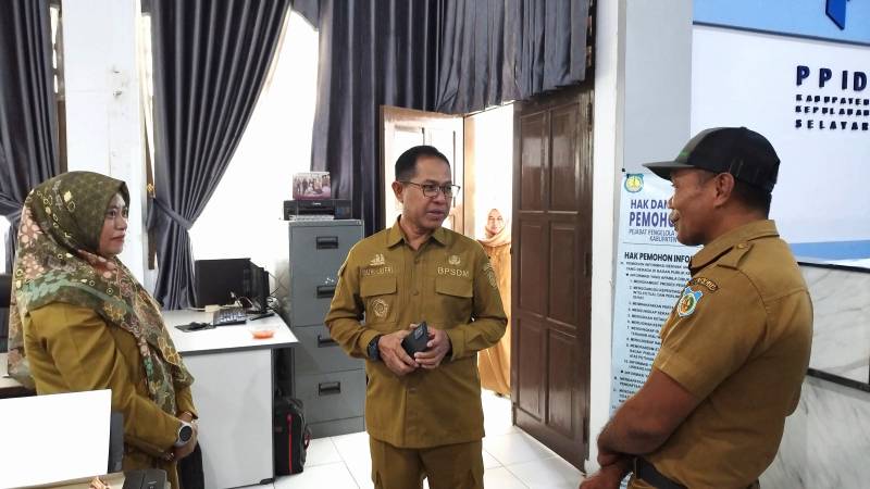 Kepala BPSDM Sulsel Sambangi Ruang Kerja Kabid Humas Diskominfo Selayar, Ada Apa?