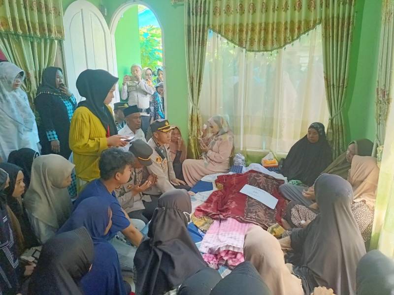 Pengawas TPS Desa Bonto Tiro Meninggal,Wakapolres Bantaeng Berbelasungkawa ke Rumah Duka