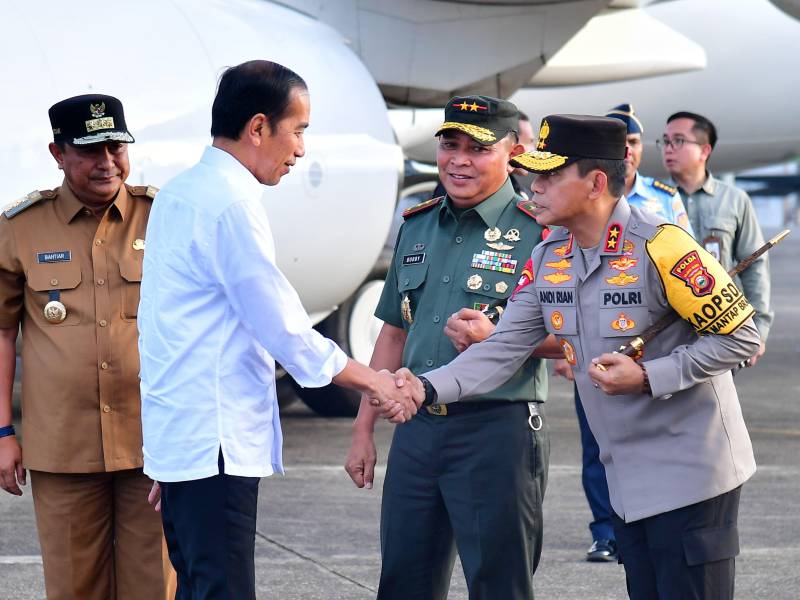 Pj Gubernur Dampingi Presiden Jokowi Selama Kunker di Sulsel 