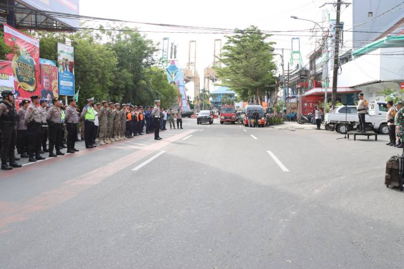Siap Amankan Prosesi Jappa Jokka Cap Go Meh Imlek, Polres Pelabuhan Makassar Gelar Apel Gabungan 