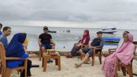 Camat Kepulauan Sangkarrang Bersama Ketua Tim Penggerak PKK Kunjungan ke Pulau Barrang Lompo