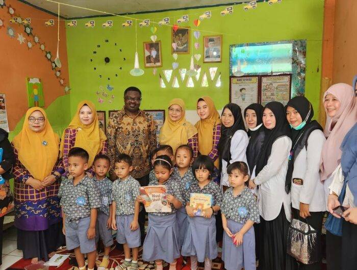 Bunda PAUD Takalar Dampingi Perwakilan Unicef Indonesia ke TK Pertiwi Galesong