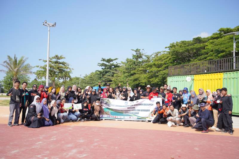 Lintas Komunitas hingga Pelajar Bulukumba Ikut Aksi Bersih Bersih di Pantai