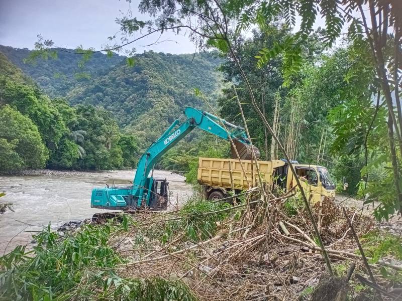 Pembangunan Bronjong Pengaman Sungai Kukku Boleh Menggunakan Material Dari Sungai Setempat. Ini Penjelasan Kalak BPBD Enrekang