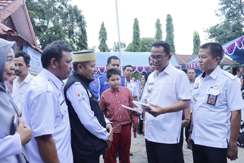 Didampingi Kadis DikDikbud, Bupati Buka Festival dan Lomba Seni Siswa Nasional