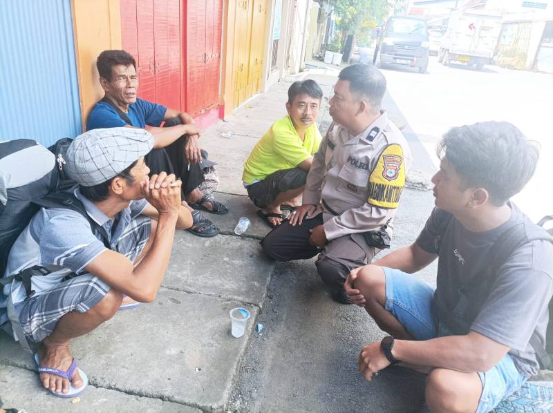 Bhabinkamtibmas Tabaringan Dekatkan Diri ke Warga Melalui Sambang