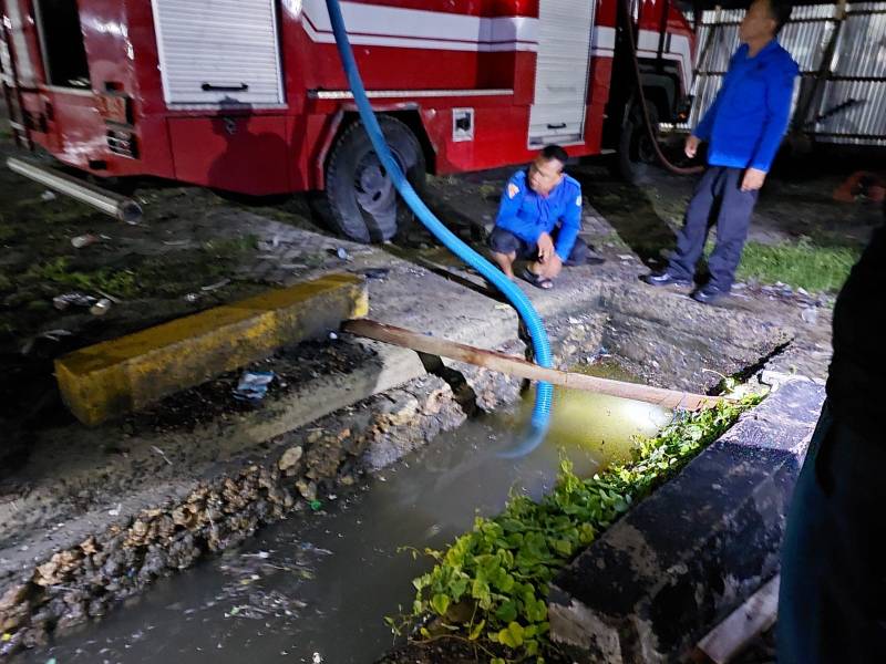 Pemkab Selayar Lakukan Pembersihan Sampah di Beberapa Titik Saluran Air