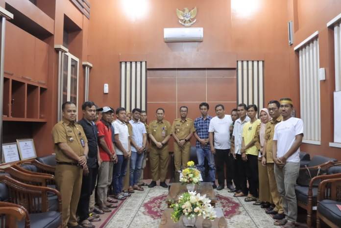 Kendalikan Harga, Pj Bupati Takalar Gelar Pertemuan dengan Pengepul dan Petani Cabai